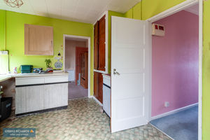 Kitchen- click for photo gallery